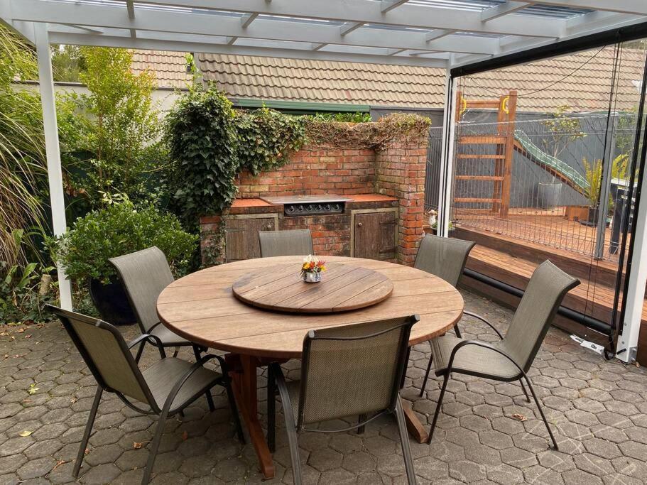 Superb Studio Retreat With Spa, Pool & Bbq Access Whanganui Ngoại thất bức ảnh
